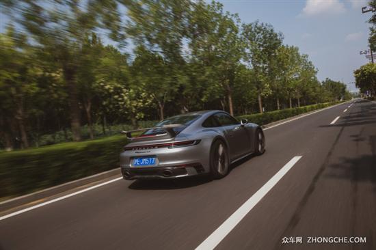 试驾保时捷911 Carrera 4S 收放自如的跑车