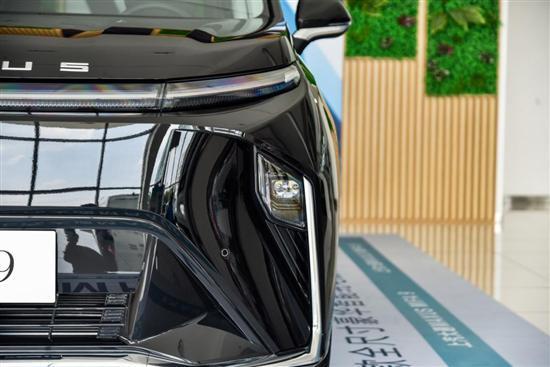 将舒适拉满的纯电MPV 实拍大通MIFA 9