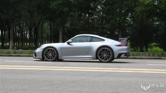 3.69s破百 保时捷911 Carrera 4S有何魅力