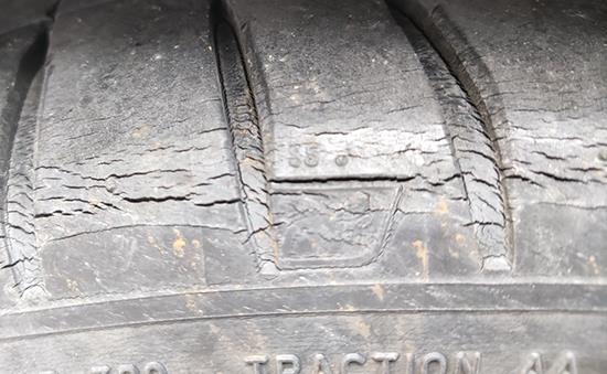 米其林轮胎现严重开裂现象 或存安全隐患
