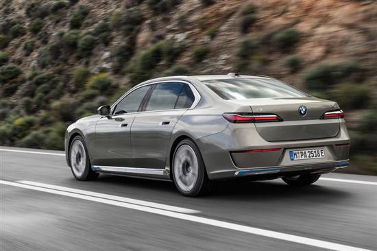 将于2023年亮相 BMW i7将推出防弹版车型