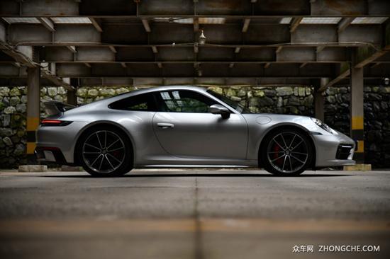 试驾保时捷911 Carrera 4S 收放自如的跑车