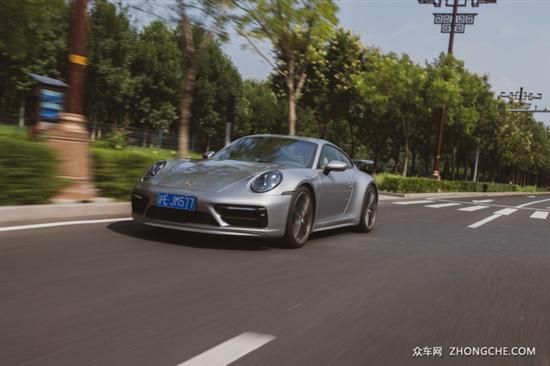 试驾保时捷911 Carrera 4S 收放自如的跑车