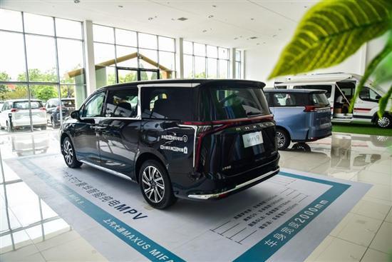 将舒适拉满的纯电MPV 实拍大通MIFA 9