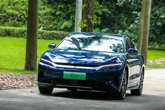 续航715km加速3.9s 汉EV创世版试驾体验